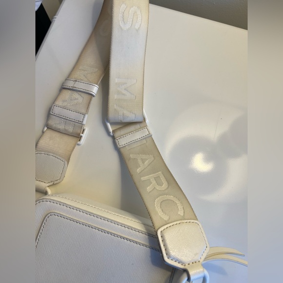 Marc Jacobs Snapshot Bag in Moon White - Picture 4 of 7